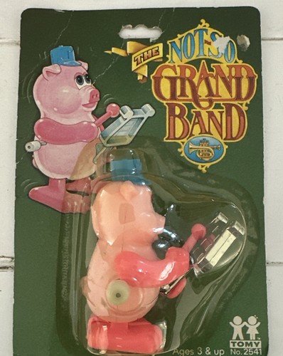Vintage 1980 Tomy The Not So Grand Band Pig Instrument Wind-up Toy Walk NOS - Picture 2 of 6