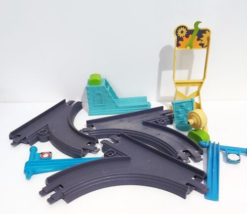 CHUGGINGTON Assorted PIECES - TRACKS - LAUNCH & GO ROUNDHOUSE - REPAIR STATION - Picture 9 of 12