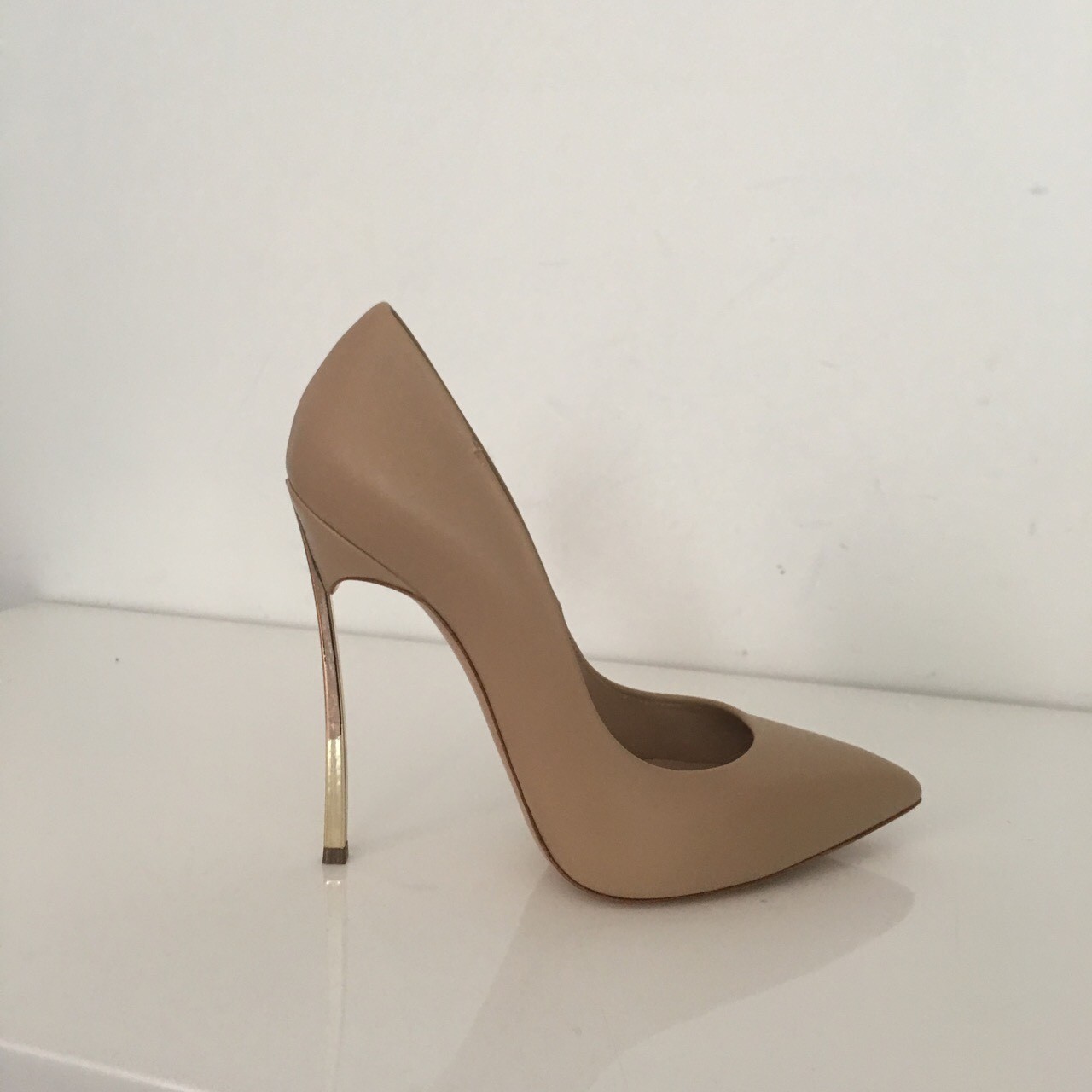 Authentic Casadei Nude Leather Pumps Décolleté Size 35 Eu New Authentic Casadei Nude Leather Pumps Décolleté Leather Size 35 Eu New 562fdf