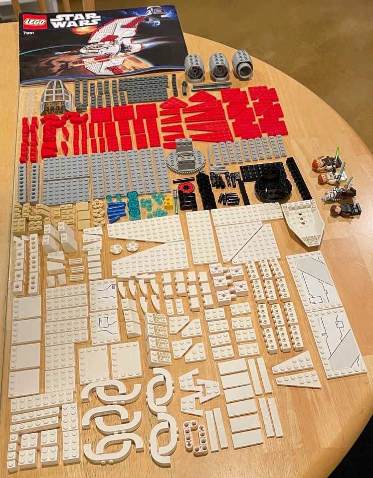 LEGO Star Wars 7931 T-6 Jedi Shuttle - Image 3 of 4