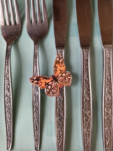Vintage MCM Levco Stainless Steel Flatware Floral Forks & Knives Made in Japan - Picture 3 of 3