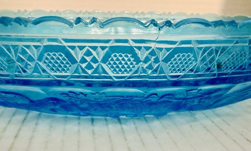 Tiara Indiana Glass Mold 157 Blue Bird & Berry Oval Bowl Candy Dish - Picture 6 of 9