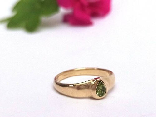 14k Solid Yellow Gold Natural Peridot Minimalist Solitaire Engagement Ring J148 - Picture 2 of 4