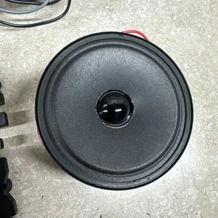 Pair of BOSE 301 Series III Tweeters  Original OEM with Mounting Brackets Tested - Image 2 of 4