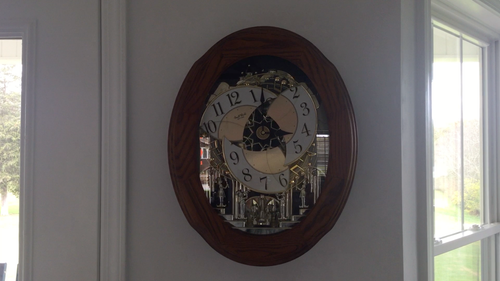 SMALL WORLD RYMTHM WOODEN CLOCK MUSICAL MOTION 18 SONGS BEATLES,CHRISTMAS & FOLK - Video 1 of 1