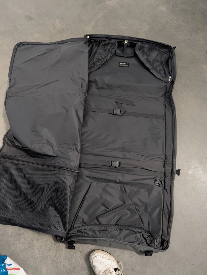Eddie Bauer Black Canvas Garment Bag Luggage Tri Fold Hanger Very Nice Bag (A8) - Image 4 of 4