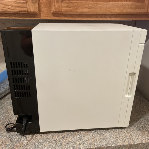 Thermo Scientific Heratherm IMC18 Incubator Appears To Be Brand New - Picture 7 of 9