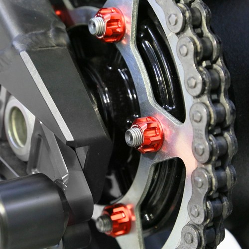 Billet Rear Wheel Sprocket Nuts Red For MV Agusta Brutale 800 Rosso E5 21 22 - Picture 2 of 10
