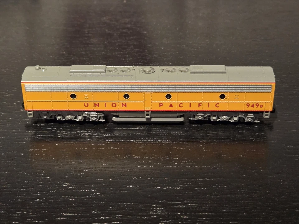Decodificador Kato EMD E8B, Union Pacific, escala #949B N, TCS DCC instalado Foto 2 de 4