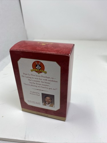 Pepe Le Pew and Penelope Hallmark Ornament QX6507 Looney Tunes 1998 New - Picture 2 of 3