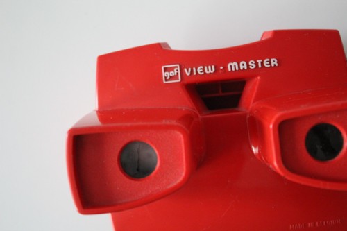 Visualizzatore mulinello scorrevole View Master vintage rosso 3D made in Belgium - Foto 5 di 6