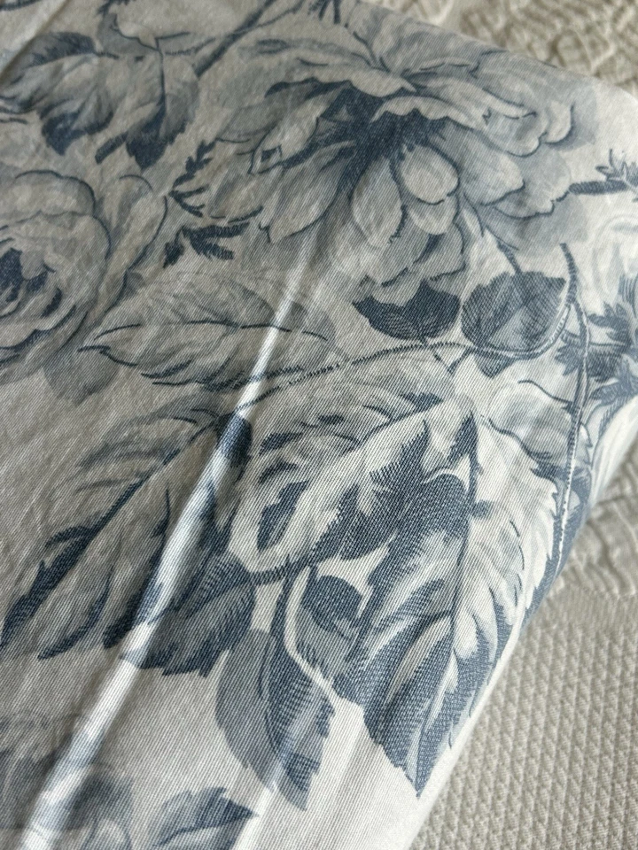 Laura Ashley Aimee Delft Blue Floral Duvet Cover Reversible Blue Floral F/Q Bed - Image 3 of 4