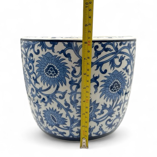 Asian Blue White Lotus Chinoiserie Cache Pot Jardiniére Round Porcelain 9-3/4 - Picture 7 of 9