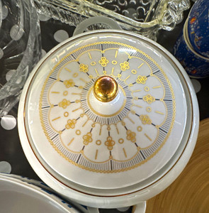 Winterling Porzellan Servierschüssel mit Deckel rund weiß/gold/grau geometrisch
