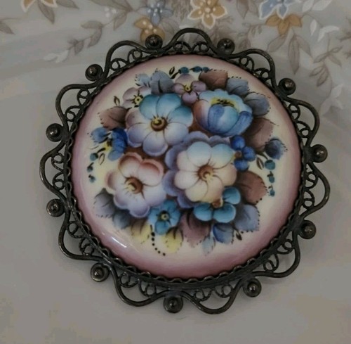 Vtg Antique Russian Silver Filigree Scalloped Hand Painted Handcrafted Brooch