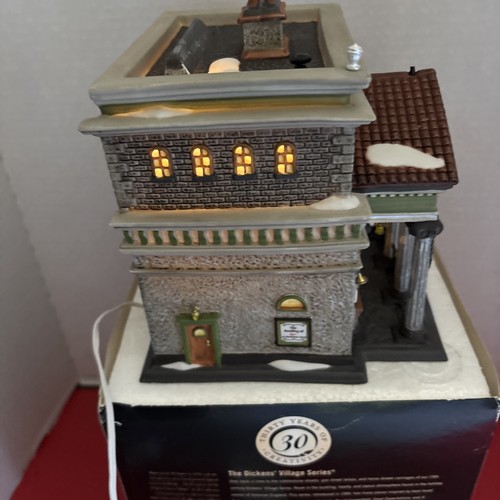 Dept 56 Victoria Park Theatre  Dickens' Victorian Christmas Special  Works - Picture 5 of 24