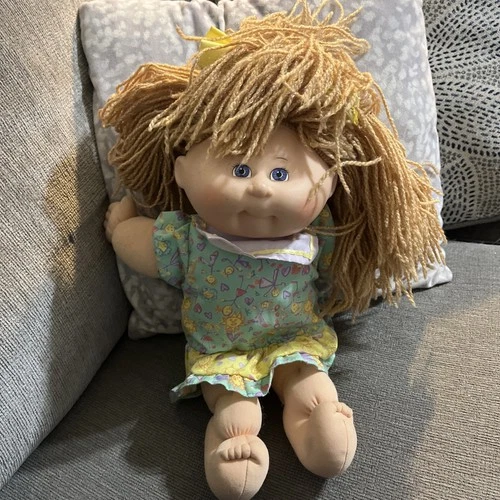Vintage Cabbage Patch Kid Doll Mattel 1997  No Packaging