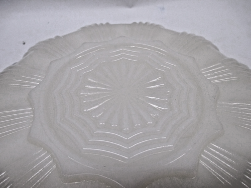 10” Vintage Anchor Hocking Milk Glass Deviled Egg Platter Gold Trim Holds 12 - Picture 4 of 11