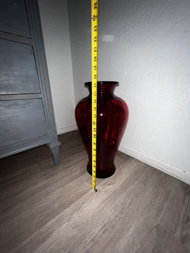Red Vase - Picture 2 of 3