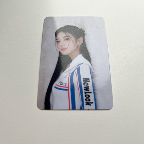 ITZY Cheshire album Lia official photo card, Music Korea POB PC - Picture 3 of 6