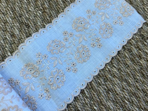 1.5m VINTAGE topo sobre blanco floral bordado cinta recorte 110mm ancho c.1970s - Imagen 4 de 5