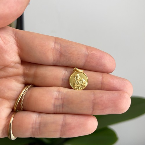 14KT Yellow Gold Solid Sacred Heart of Jesus Matte Medal Pendant Charm 12mm - Picture 3 of 7