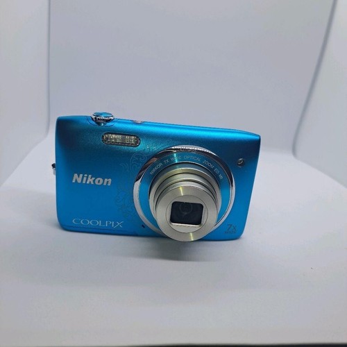 Nikon Coolpix S3500 blue 20.1MP Digital Camera - Picture 2 of 9