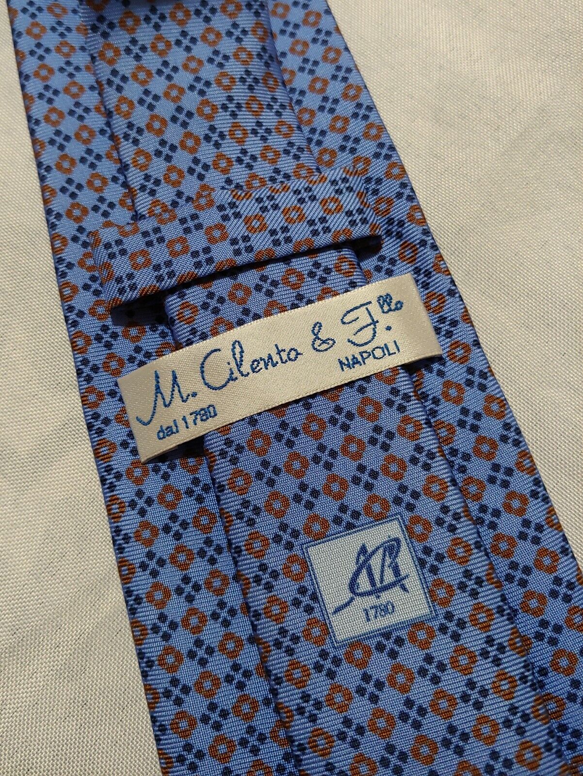 Foto 1 di 8