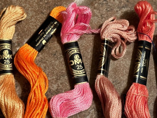 Vintage MIXED LOT OF 32- DMC Embroidery Floss Cotton Threads Lily Dyro J&P Coats - Picture 3 of 8