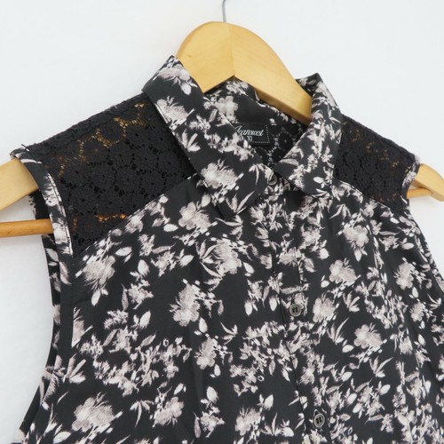 JEANSWEST Black Lace & Floral Print Button Up Top Women's Size 10 - Picture 3 of 10