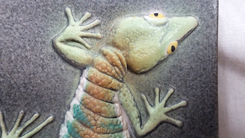 Natalie Surving Gecko Lizard Bas Relief Tile Signed Sculpture Nature Art Pottery - Picture 7 of 13
