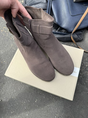 NEW. Clarks SIZE 10 Women's Ankle Boot Grayish Taupe Suede- Leather Upper - Picture 4 of 7