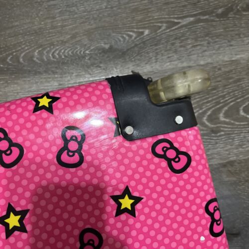 Hello Kitty by Sanrio 2014 Hard Case Roller Luggage - Picture 9 of 16