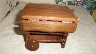 BESPAQ MINIATURE SERVING CART 3484 MH MAHOGANY FINISH
