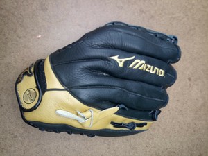 mizuno left handed glove