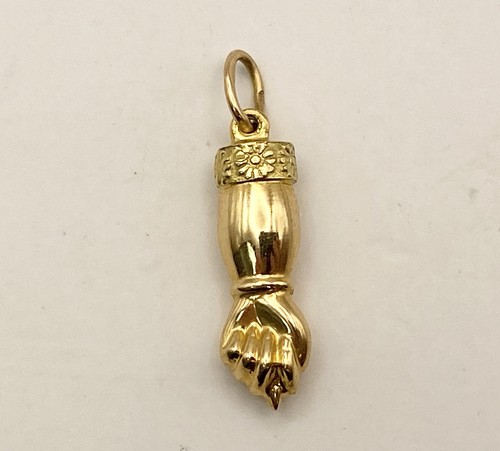 18k Gold Mano Figa Pendant Charm Yellow Hand Fist Italian Good Luck 1g