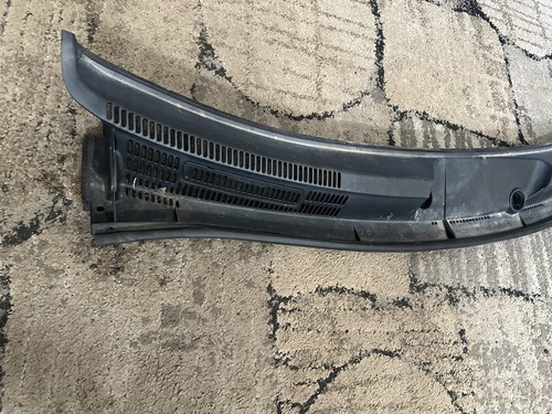 2009 - 2015 OEM TOYOTA PRIUS FRONT WINDSHIELD WIPER COWL MOLDING TRIM COVER - Picture 2 of 3