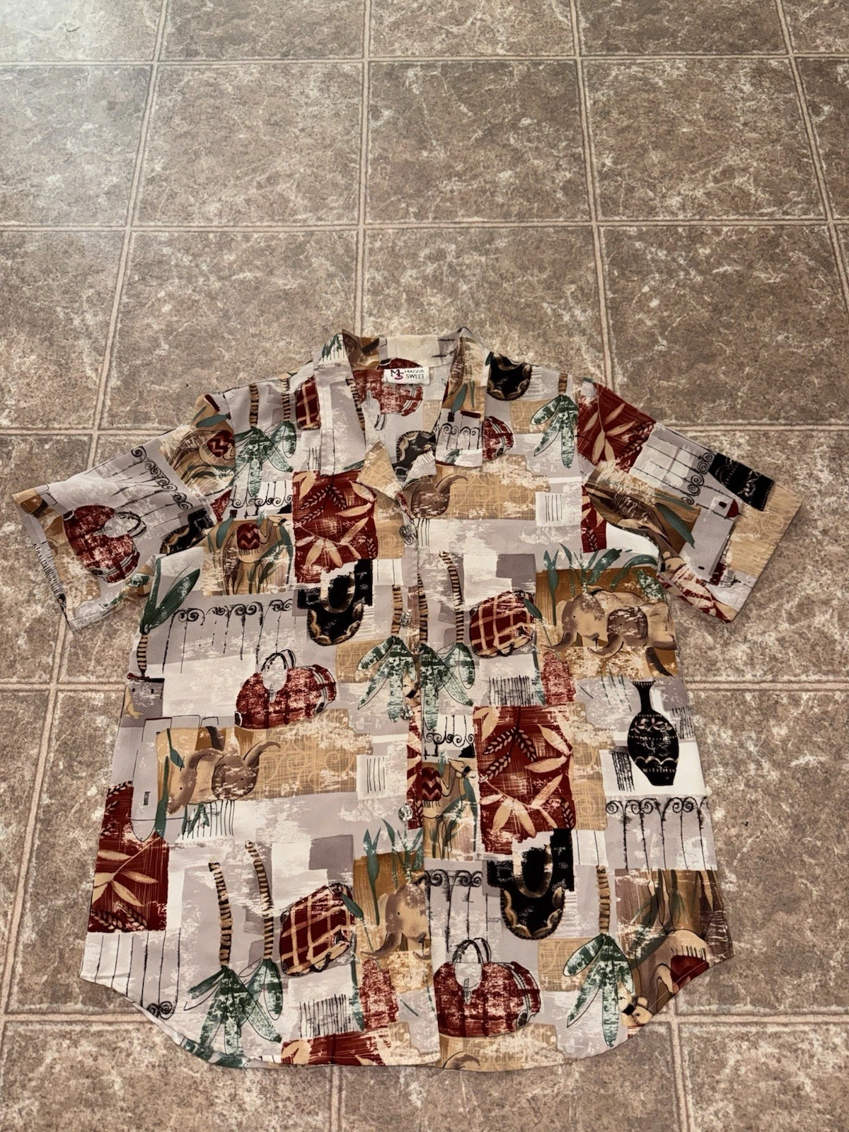 Vintage Maggie Sweet Floral Hawaiian Button Up Short Sleeve Shirt- Size Large