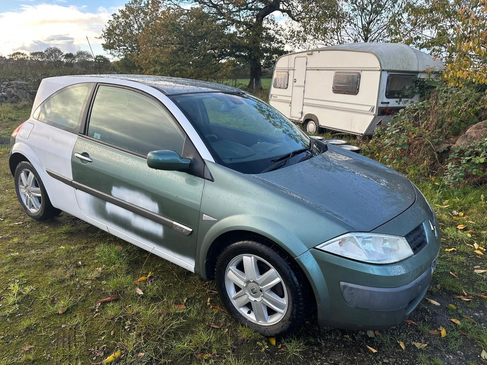 04 54 Renault Megane 3dr 1.4 16V Project £450  - Picture 1 of 6