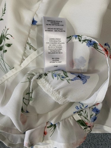Paper Crane Women’s L Floral Sheer Blouse Flared Bottom Button Back NWT - Picture 10 of 11