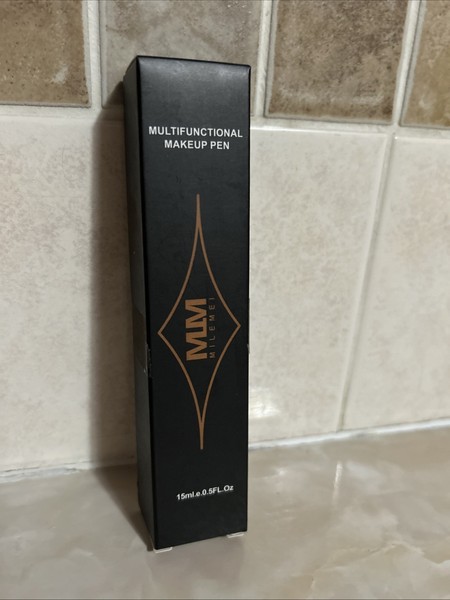 Pluma de Maquillaje Multifuncional MLM #03 Rojo Cereza Nueva