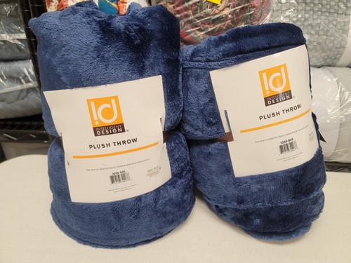 Intelligent Design Oversized 60" x 70" MicroLight Plush Throw Blanket Navy- Two - Picture 2 of 6
