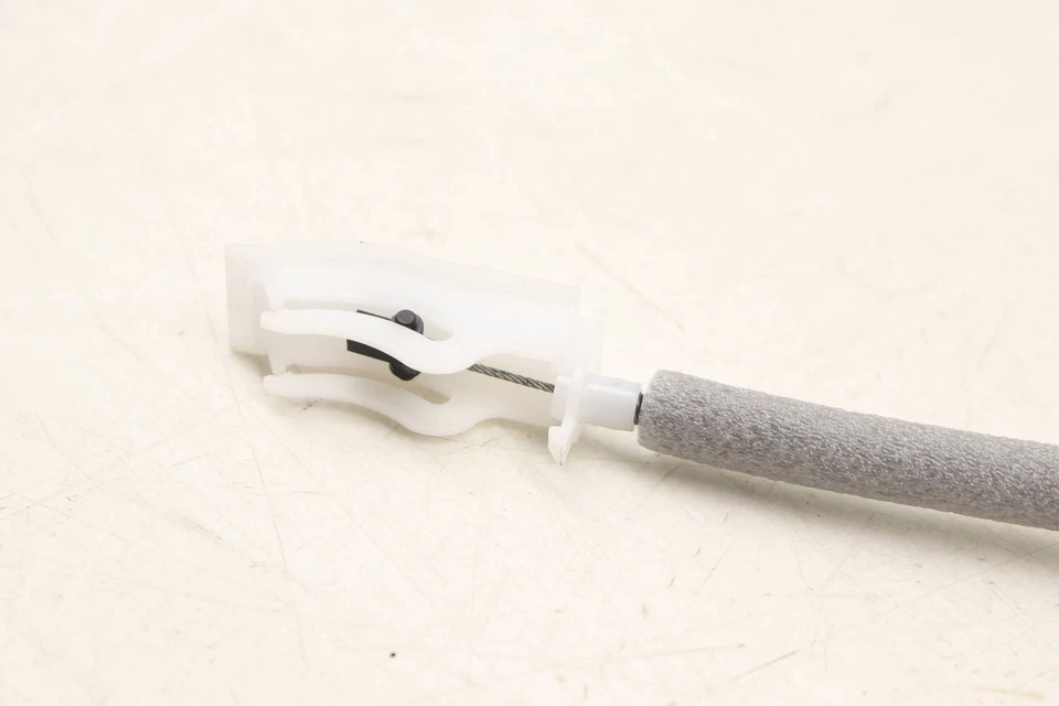 BMW M240I 2017-2021 - Liberación de manija de puerta interior delantera/cable Bowden Foto 3 de 4