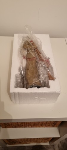 Boxed Willow Tree Nativity Shepherd with bagpipe Zampognaro Christmas 9" tall - Picture 10 of 12