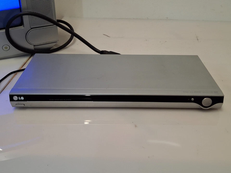 Lettore DVD/VCD/CD LG DVX286 Silver ad Alta Compatibilità - Imagen 1 de 4