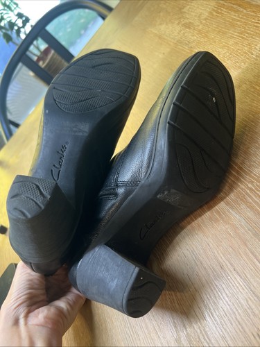 Clarks Stiefel Damen 9 M schwarz Leder Reißverschluss Blockabsatz bequeme Booties - Bild 9 von 9