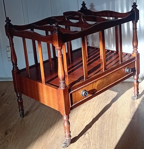 VINTAGE BEVAN FUNNELL REPRODUX GEORGIAN STYLE CANTERBURY MAGAZINE RACK ON... - Bild 2 von 17