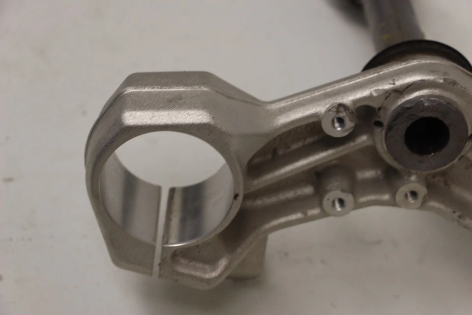 Нижний тройной зажим рулевого управления Yoke 2018 BMW G310 R 17-20 - Изображение 4 из 4