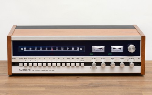 Tandberg TR-1040 Stereo Receiver / Radio / Verstärker / Amplifier in silber
