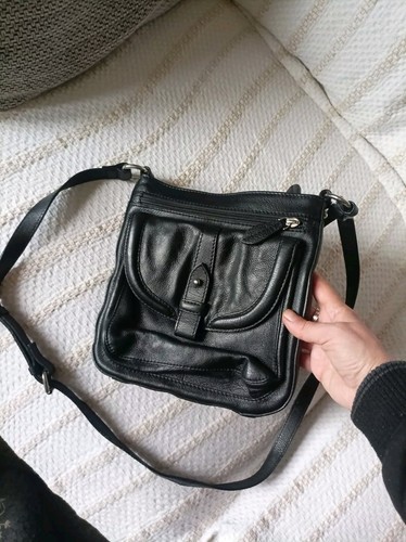 Clarks Black Leather Mid Size Messenger Bag Great Condition - Picture 6 of 21